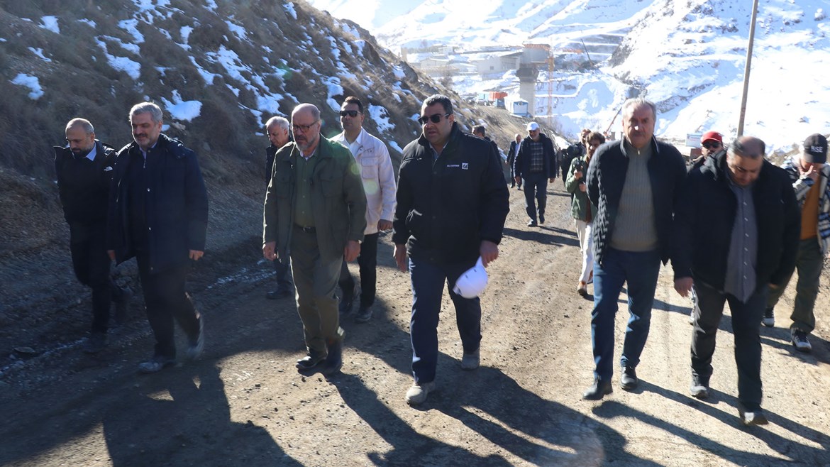 بازدید رئیس بنیاد مستضعفان از فاز ۳ آزادراه تهران شمال 