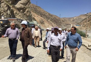 بازدید ریاست بنیاد مستضعفان آقای مهندس سعیدی کیا از پروژه روسازی منطقه یک آزادراه